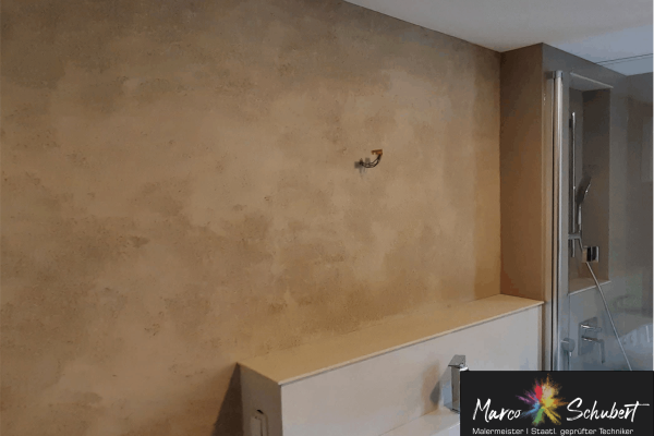 Sie sehen eine wohngesunde Wand mit natürlichem Kalkputz