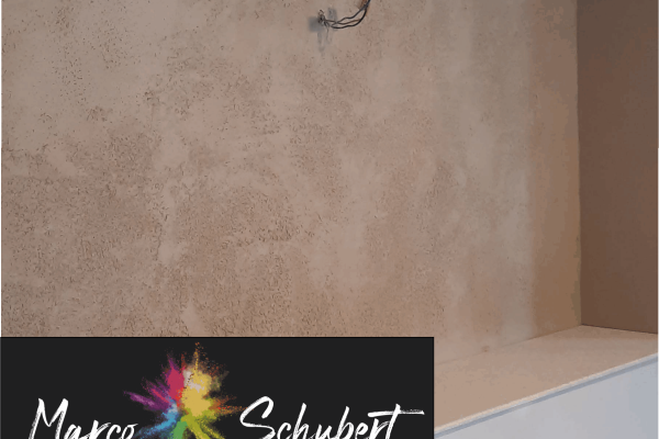 Sie sehen ein fugenloses Bad mit Kalkputz