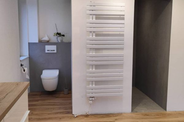 Sie sehen ein fugenloses Badezimmer